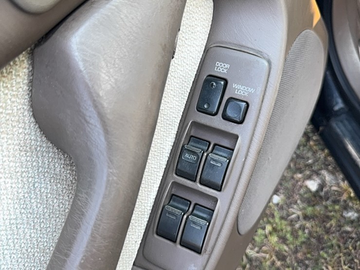 1994-toyota-camry-le-image-11