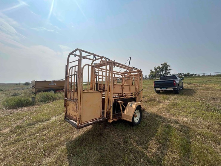 for-most-cattle-chute-image-5