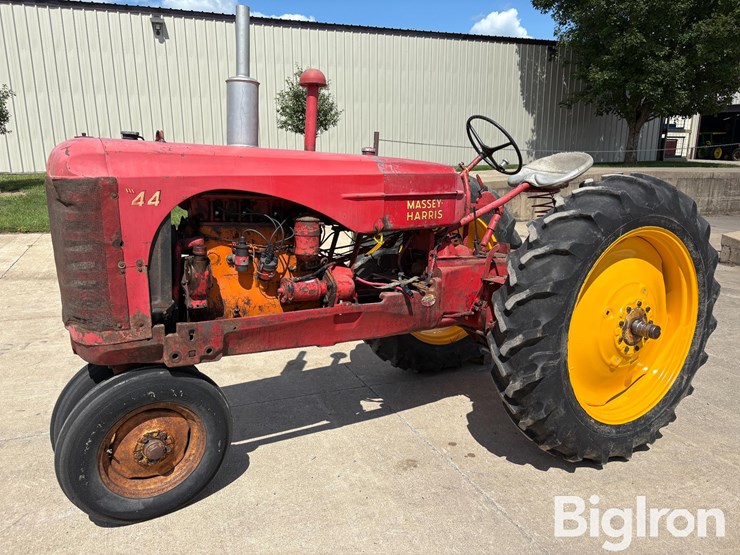 1949-massey-ferguson-44-image-1