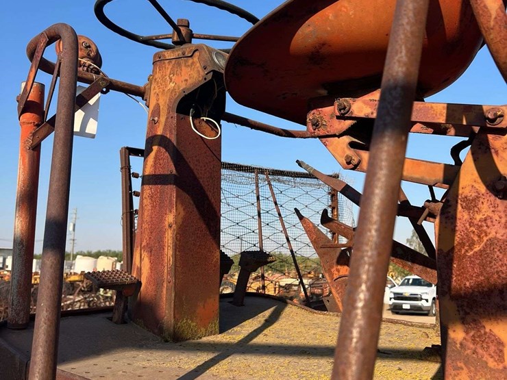 minneapolis-moline-101-harvester-image-21