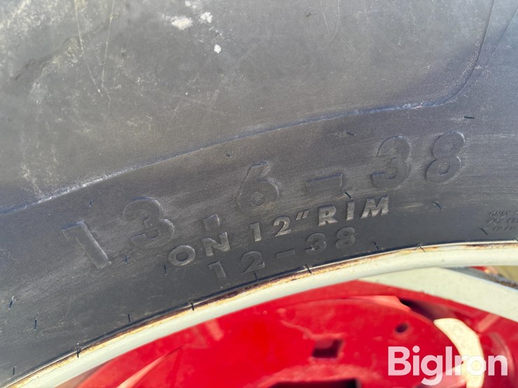 1956-case-ih-350-image-16