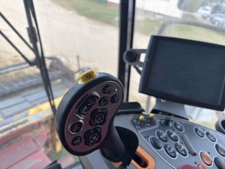 2013-case-8230-afx-combine-image-16