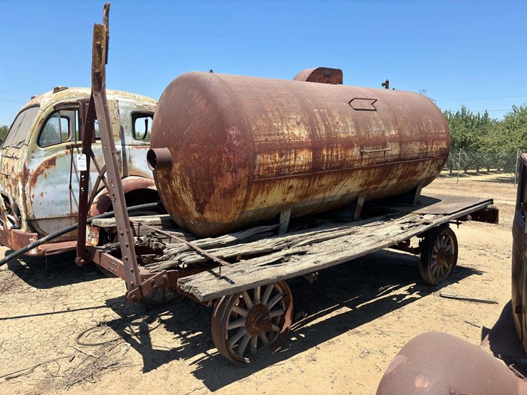 propane-tank-on-wagon-image-2