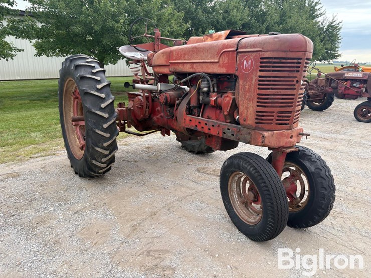 1945-ih-farmall-m-2wd-tractor-image-3