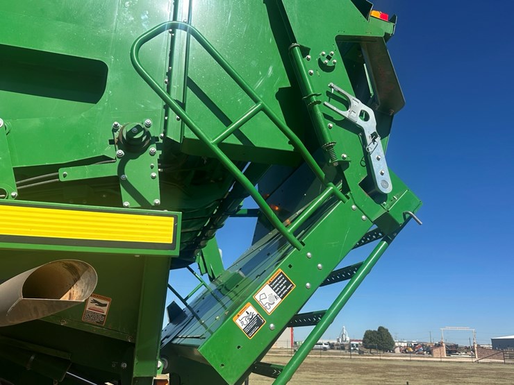 2017-john-deere-cs690-image-42