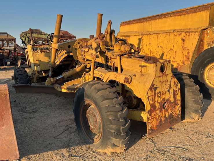 pmco-speedmatic-pm412-road-grader-image-9