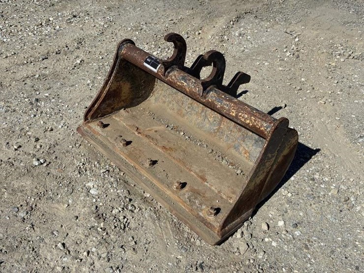 excavator-clean-up-bucket-30"-image-1