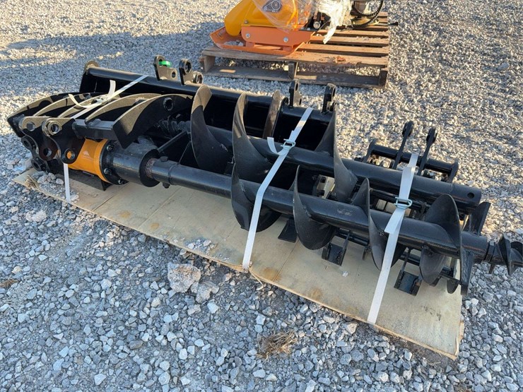 future-qty-(8)-excavator-attachment-image-2