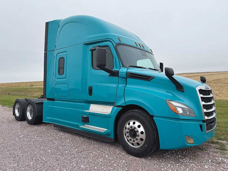 2024-freightliner-cascadia-126-image-1