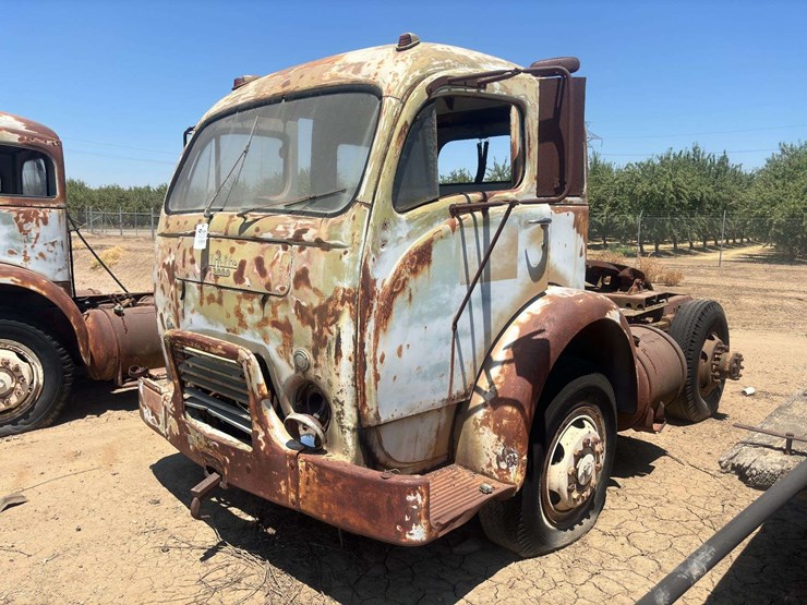 white-3000-truck-image-11