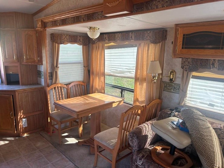 2006-forest-river-cedar-creek-30rkts-camper-image-13