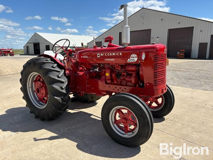 1954-ih-super-wd6-ta-2wd-tractor-image-3