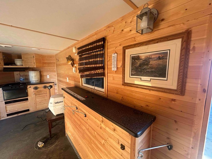 ice-castle-fish-house-image-23