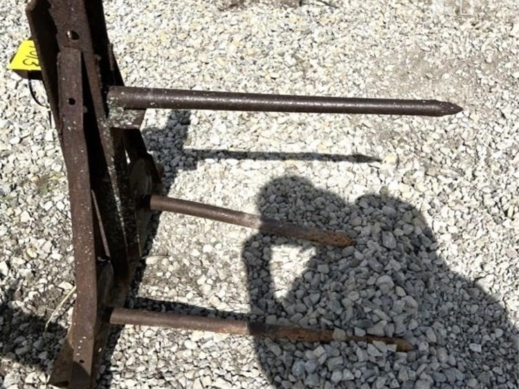 3pt-bale-spear-image-3