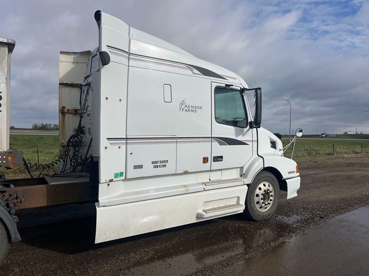 1998-volvo-semi-image-6