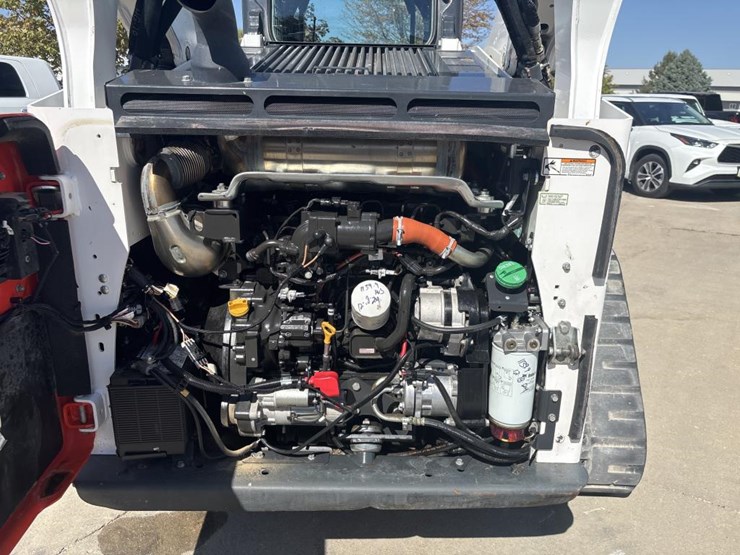 2022-bobcat-t870-image-21