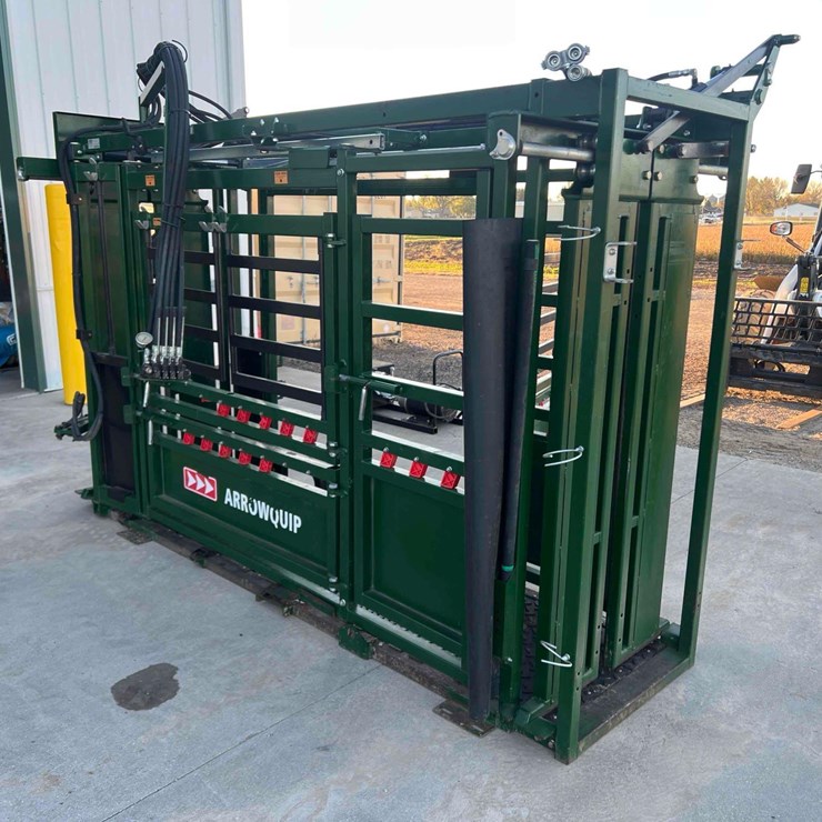 2019 ArrowQuip Q-Power 106 Series Hydraulic Squeeze Chute