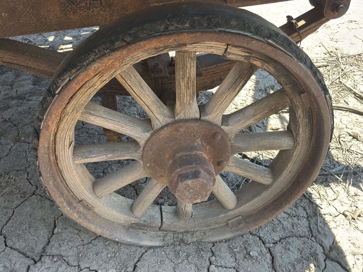 propane-tank-on-wagon-image-26