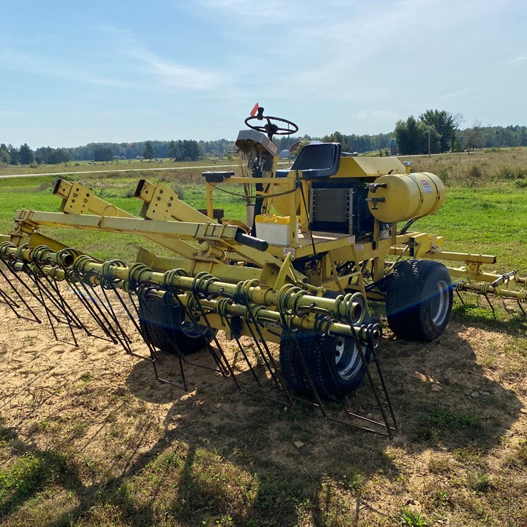 #1585 • Gebhardt Manufacturing Cranberry Harrow