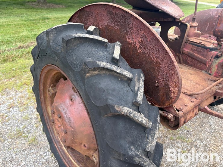 1947-ih-farmall-b-culti-vision-2wd-tractor-image-12