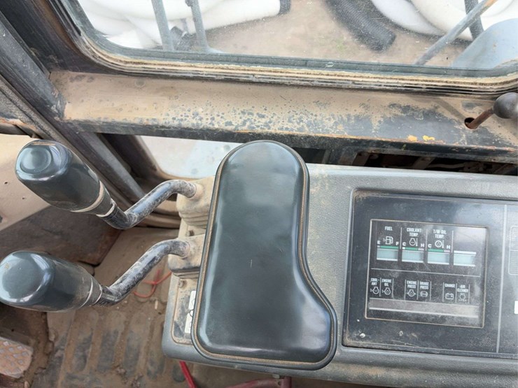 komatsu-wa320-image-42