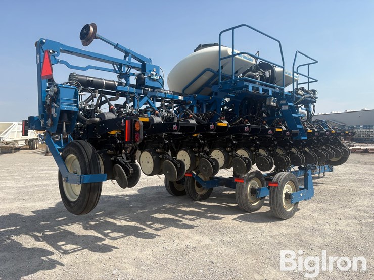 2013-kinze-3600-image-5