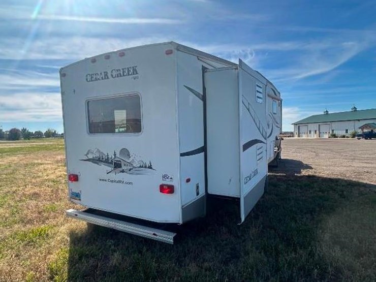 2006-forest-river-cedar-creek-30rkts-camper-image-7