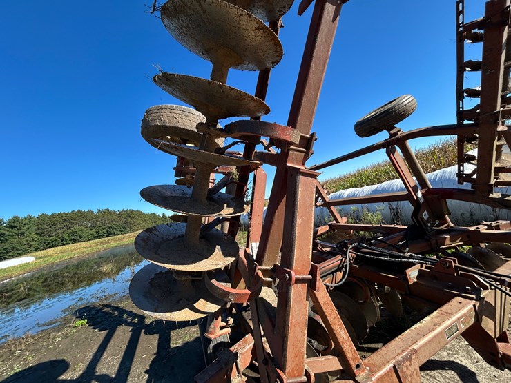 massey-ferguson-820-image-4