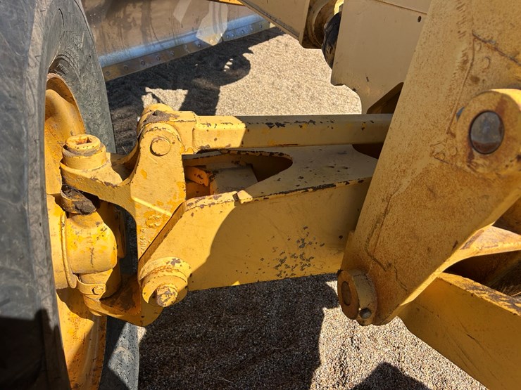 deere-770bh-image-24