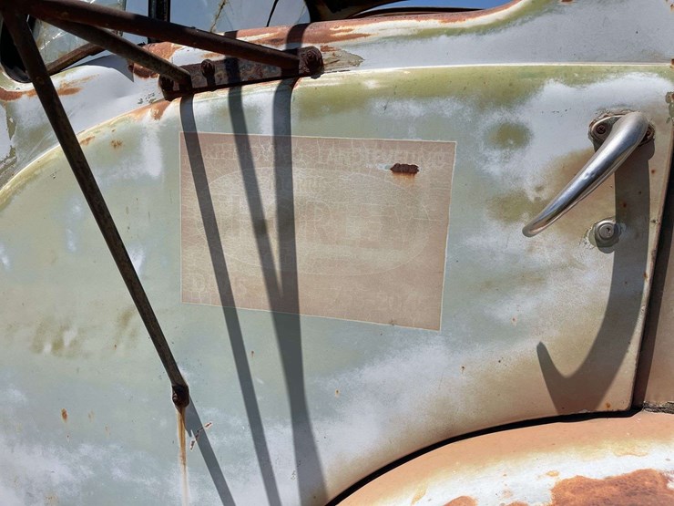 white-3000-truck-image-16