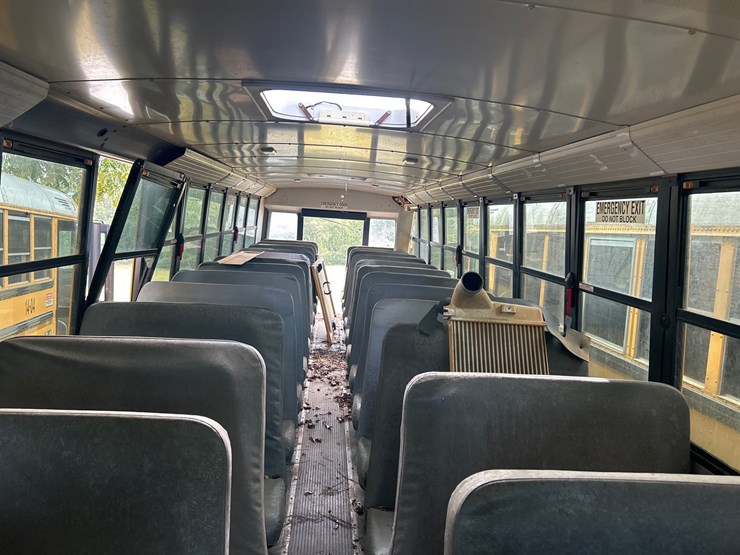 2012-freightliner-b2-image-7