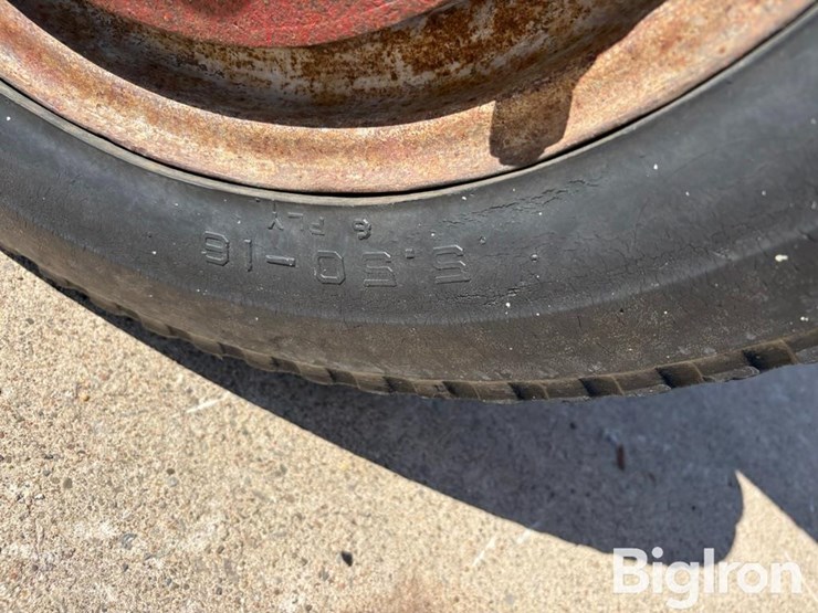 1957-case-ih-350-image-11