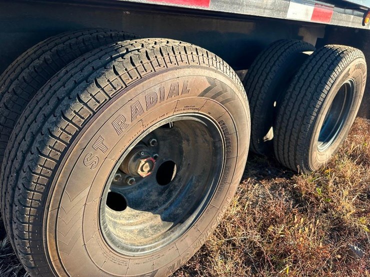 2023-load-trail-flatbed-trailer-image-6