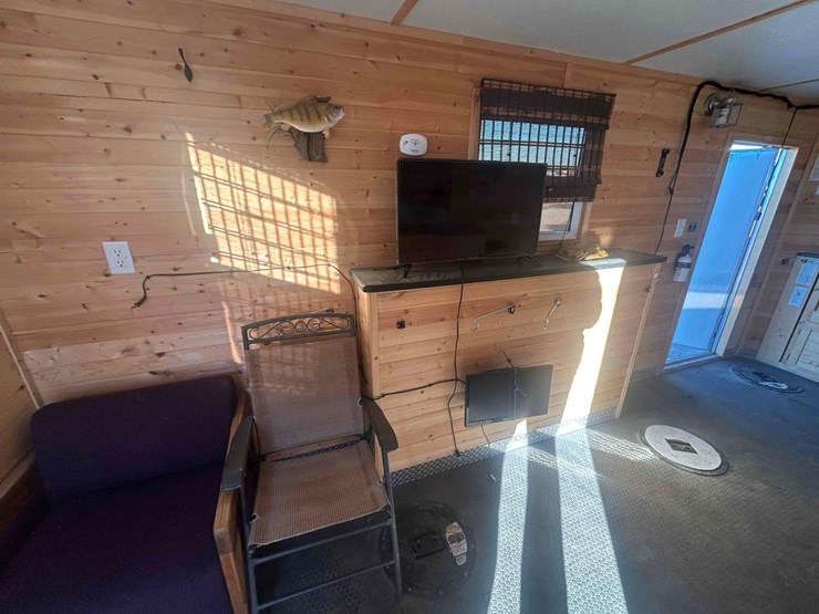 ice-castle-fish-house-image-24