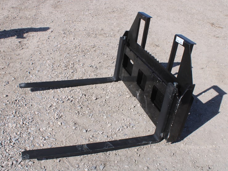 #4084-•-48-inch-skid-steer-quick-attach-frame-with-42-inch-pallet-forks-image-4
