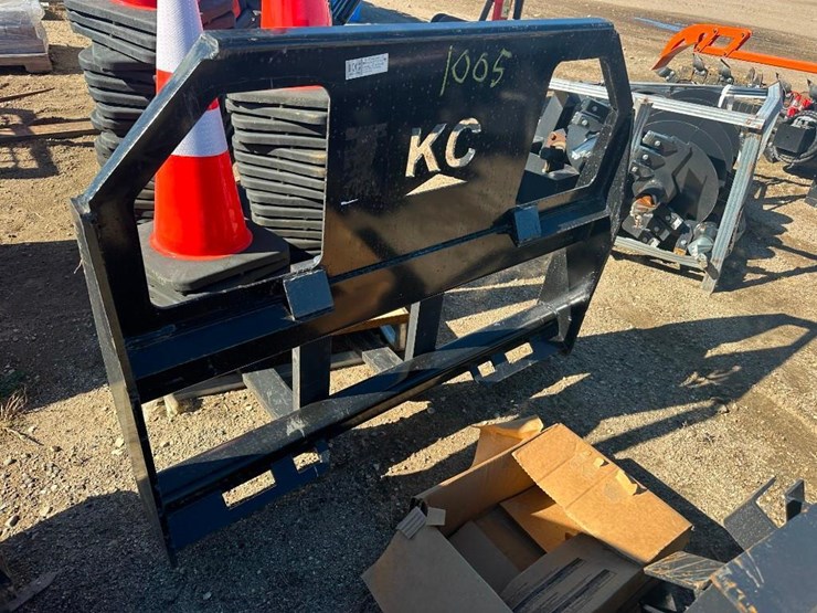 kc-skid-steer-pallet-forks-image-1