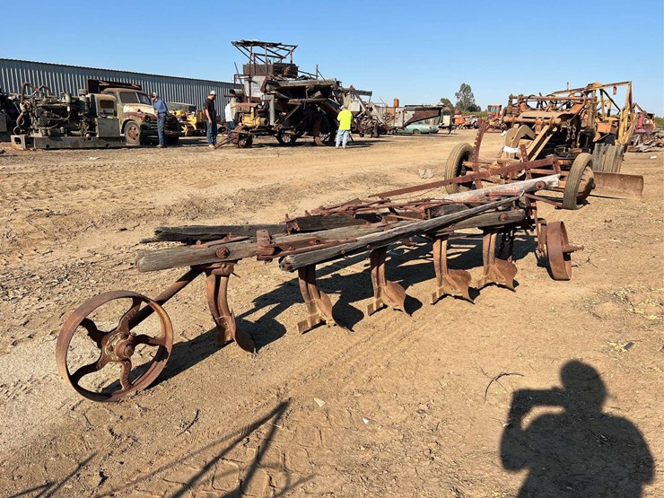 stockton-5-bottom-wood-beam-plow-image-10