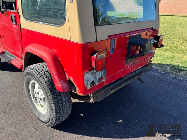 1993-jeep-wrangler-image-19