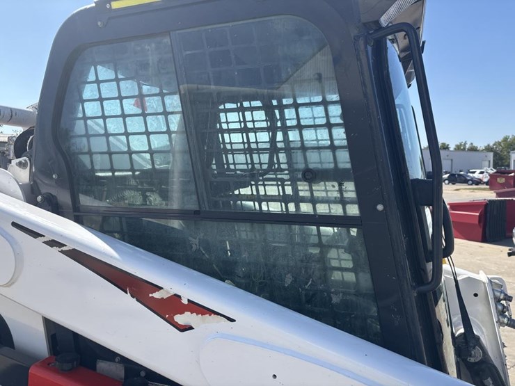 2022-bobcat-t870-image-19