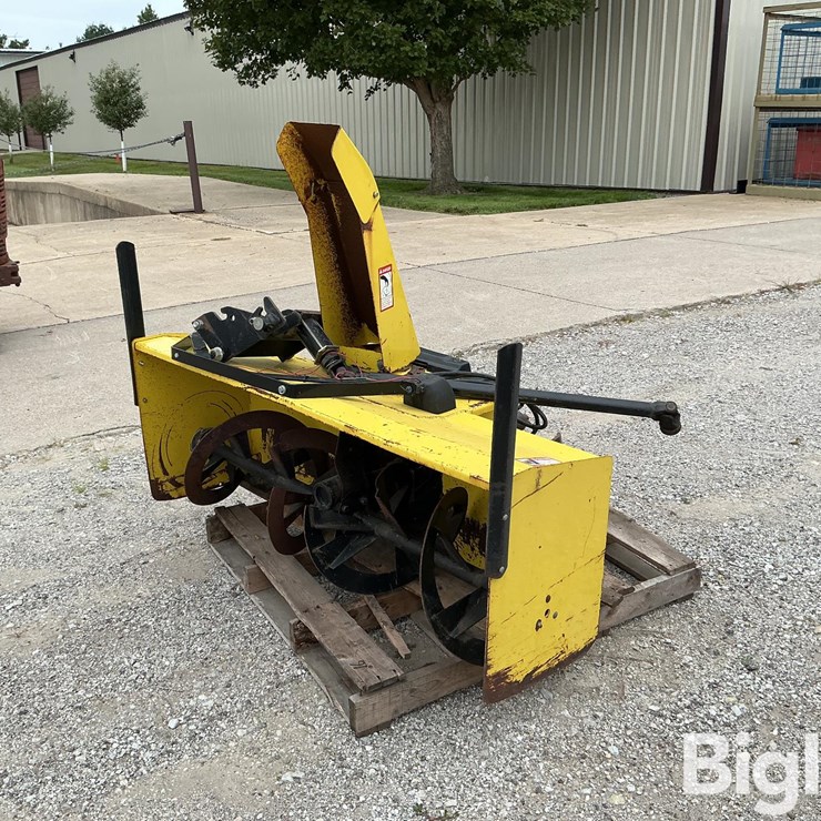 John Deere 5' Front Mount Snow Blower