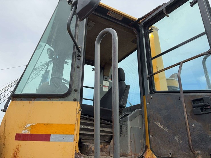 komatsu-wa380-image-15