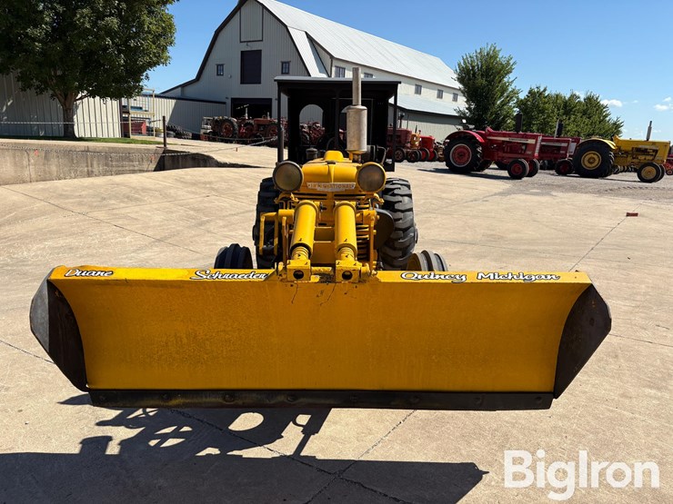 1947-international-i6-image-2