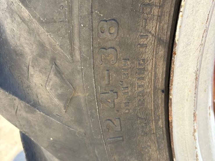 1957-case-ih-350-image-16