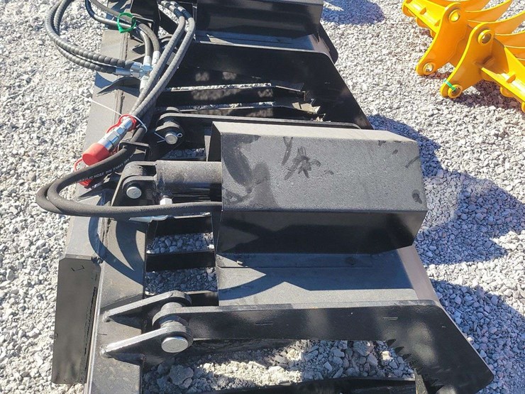 skid-steer-hollow-wood-grabber.-72"-wide.-image-4