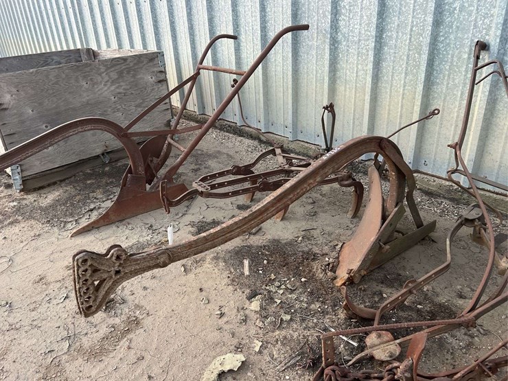 (5)-horse-drawn-implements-image-7