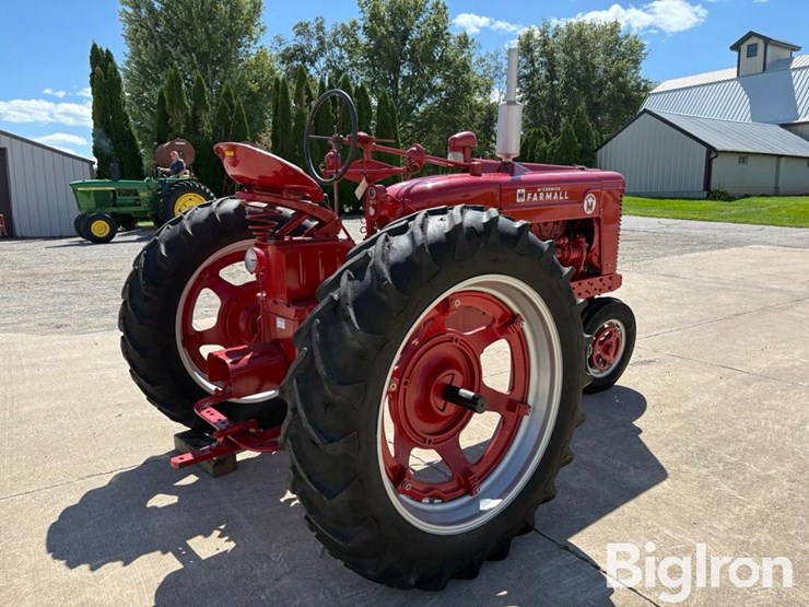 1953-ih-farmall-super-m-2wd-tractor-image-5