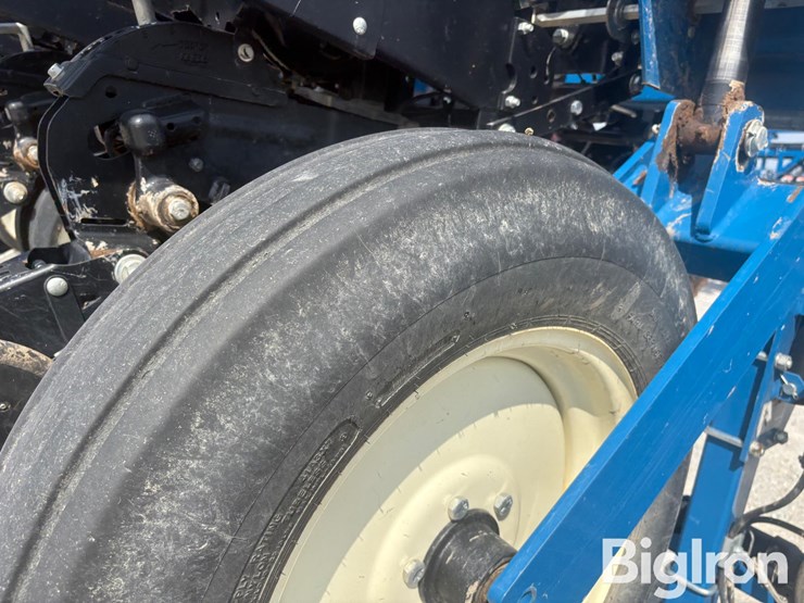 2013-kinze-3600-image-14
