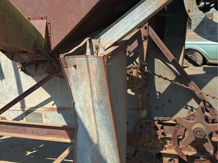 john-deere-pull-type-combine-image-22