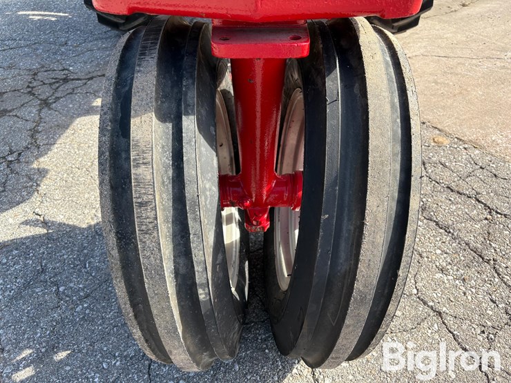 1956-case-ih-350-image-9