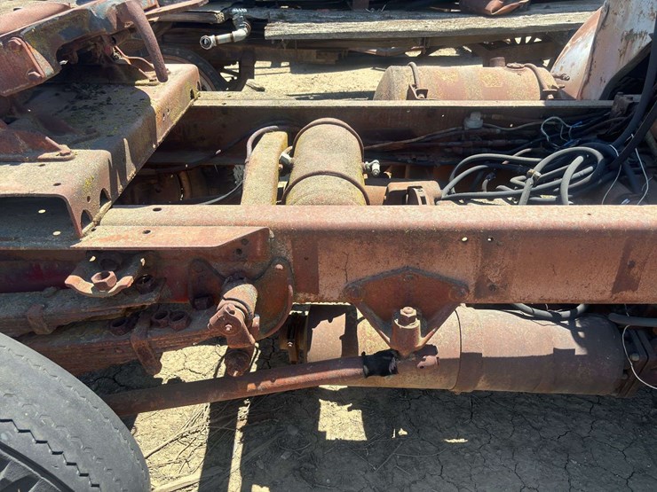 white-3000-truck-image-47